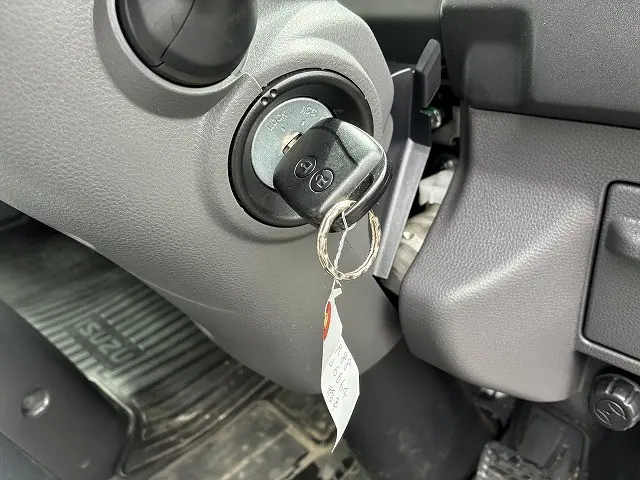 いすゞ エルフ 2RG-NPR88AM(2WD)の写真32