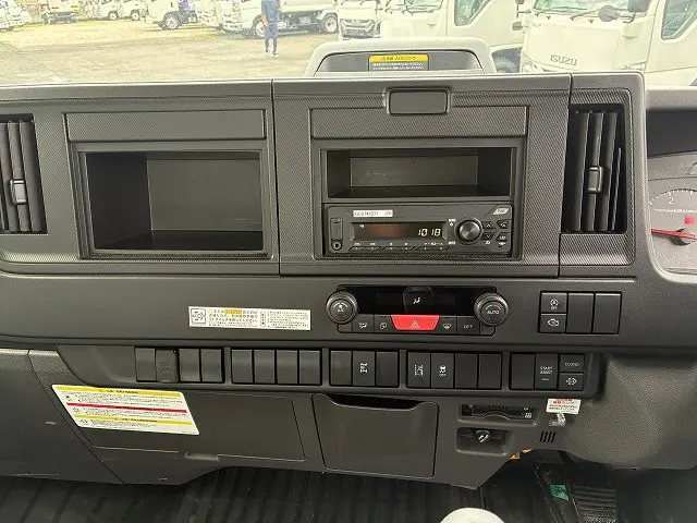 いすゞ エルフ 2RG-NPR88AM(2WD)の写真35