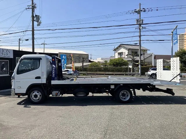 三菱 キャンター 2RG-FEB80(2WD)の写真4