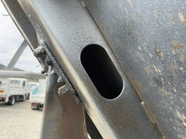 いすゞ エルフ KR-NKR81ED(2WD)の写真30