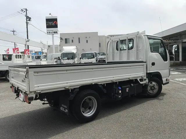 いすゞ エルフ 2RG-NJR88A(2WD)の写真6