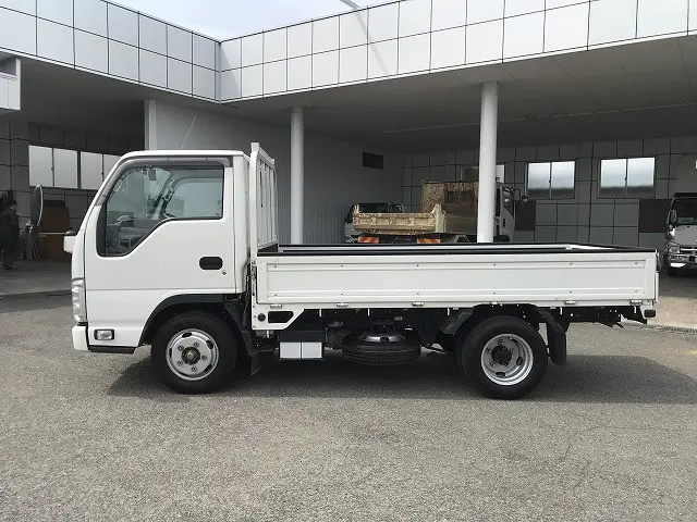 いすゞ エルフ 2RG-NJR88A(2WD)の写真7