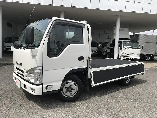 いすゞ エルフ 2RG-NJR88A(2WD)の写真9