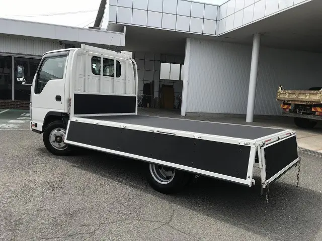 いすゞ エルフ 2RG-NJR88A(2WD)の写真11