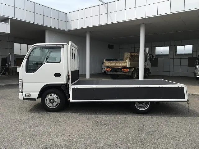 いすゞ エルフ 2RG-NJR88A(2WD)の写真14