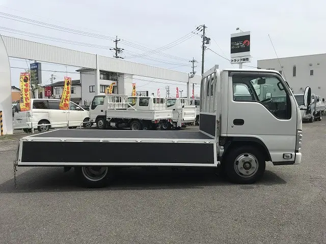 いすゞ エルフ 2RG-NJR88A(2WD)の写真15