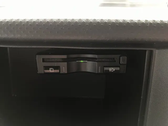 いすゞ エルフ 2RG-NJR88A(2WD)の写真31