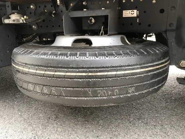 いすゞ エルフ 2RG-NJR88A(2WD)の写真43