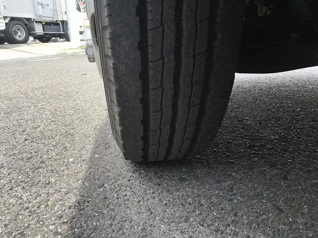 いすゞ エルフ 2RG-NJR88A(2WD)の写真45