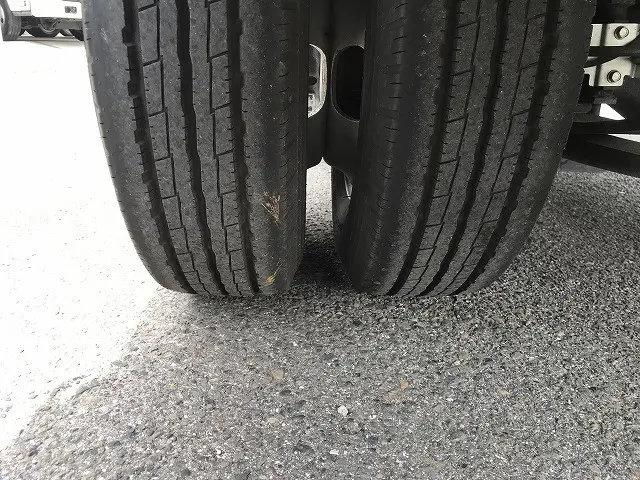 いすゞ エルフ 2RG-NJR88A(2WD)の写真46