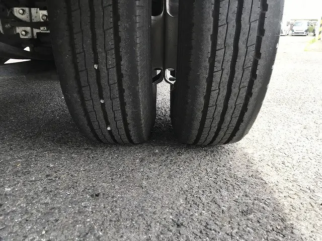 いすゞ エルフ 2RG-NJR88A(2WD)の写真47