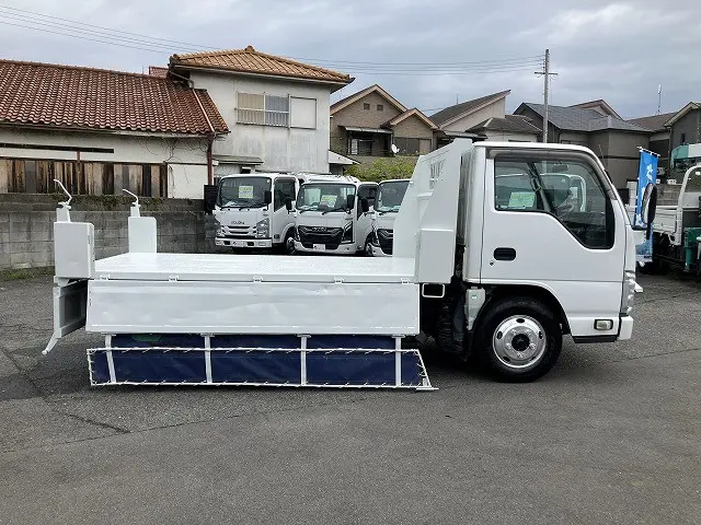 いすゞ エルフ TKG-NKR85AD(2WD)の写真19