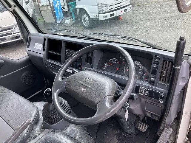 いすゞ エルフ TKG-NKR85AD(2WD)の写真37