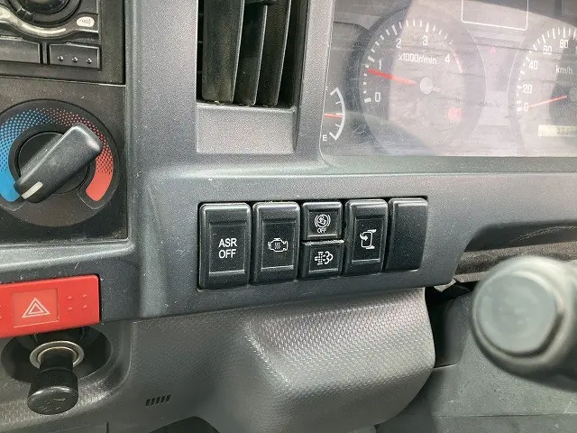 いすゞ エルフ TKG-NKR85AD(2WD)の写真40
