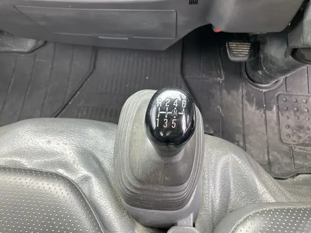 いすゞ エルフ TKG-NKR85AD(2WD)の写真43