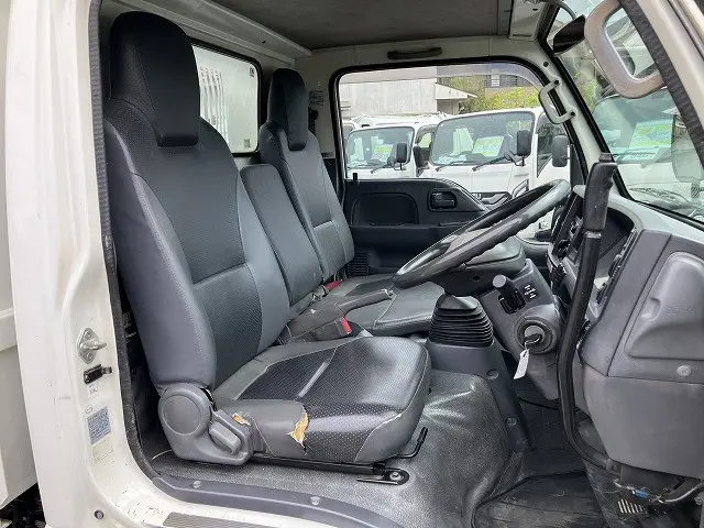 いすゞ エルフ TKG-NKR85AD(2WD)の写真44