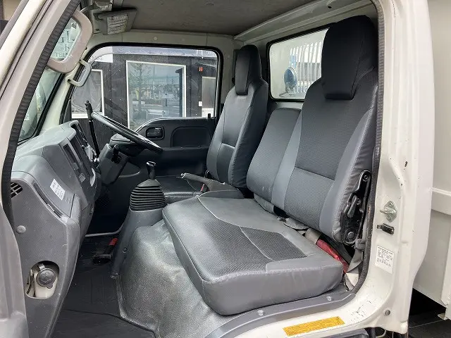 いすゞ エルフ TKG-NKR85AD(2WD)の写真45