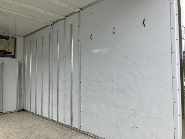 いすゞ エルフ TKG-NHR85AN(2WD)の写真19