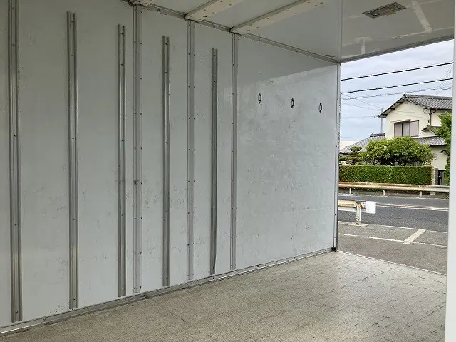 いすゞ エルフ TKG-NHR85AN(2WD)の写真22