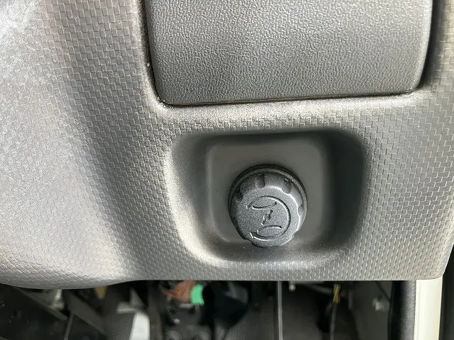 いすゞ エルフ TKG-NHR85AN(2WD)の写真34