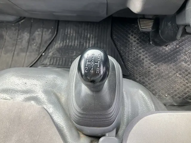 いすゞ エルフ TKG-NHR85AN(2WD)の写真38