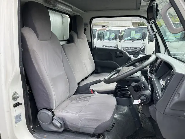 いすゞ エルフ TKG-NHR85AN(2WD)の写真41