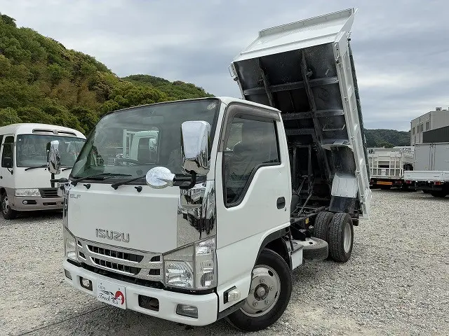 いすゞ エルフ TKG-NKR85AD(2WD)の写真1
