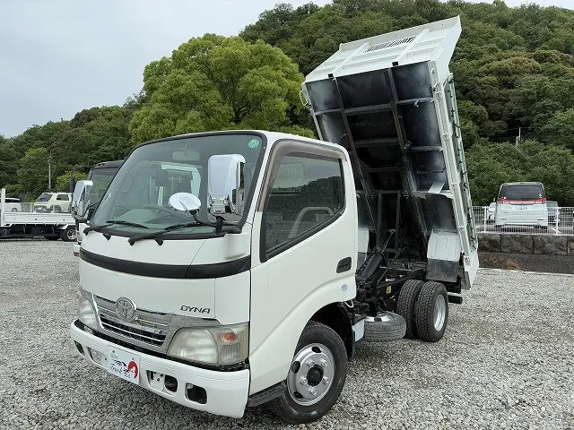 トヨタ ダイナ BDG-XZU554D(2WD)の写真1