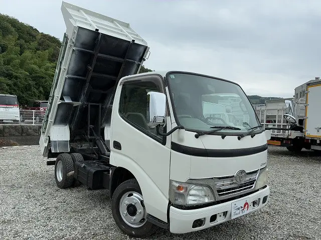 トヨタ ダイナ BDG-XZU554D(2WD)の写真3