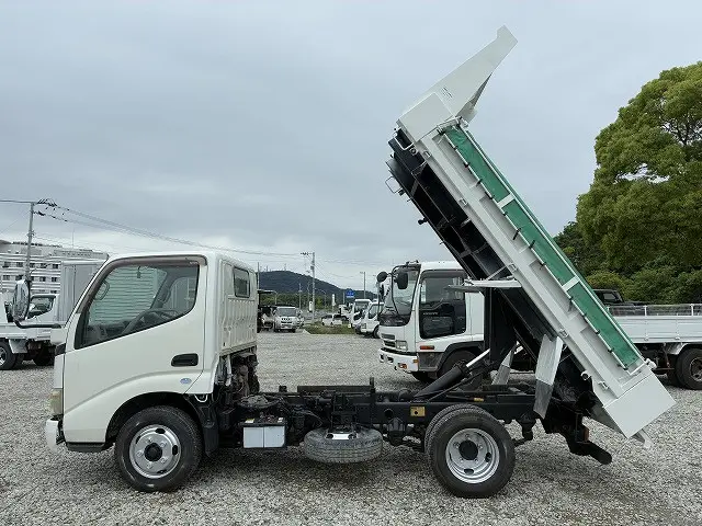 トヨタ ダイナ BDG-XZU554D(2WD)の写真4
