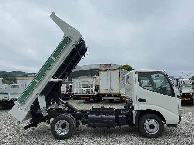 トヨタ ダイナ BDG-XZU554D(2WD)の写真5