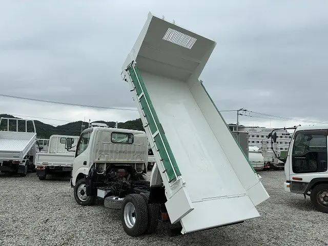 トヨタ ダイナ BDG-XZU554D(2WD)の写真6