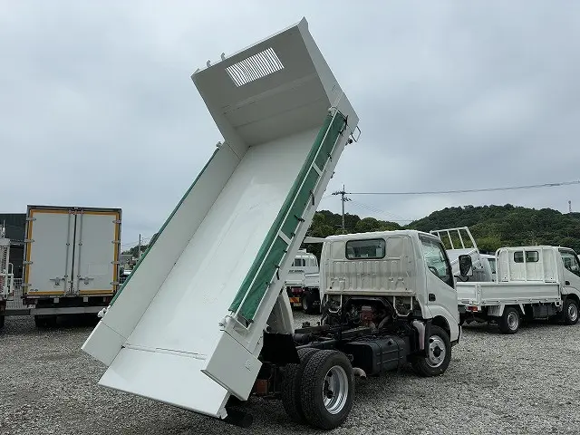 トヨタ ダイナ BDG-XZU554D(2WD)の写真8