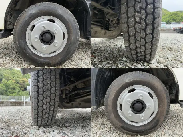 トヨタ ダイナ BDG-XZU554D(2WD)の写真9