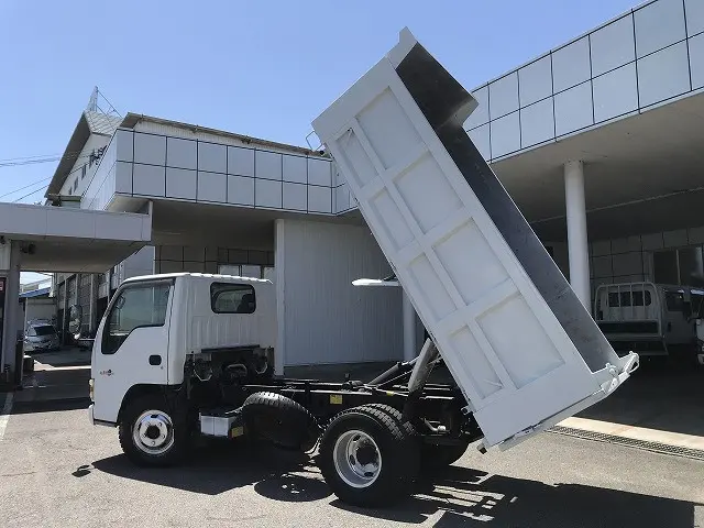 いすゞ エルフ KR-NKR81ED(2WD)の写真4