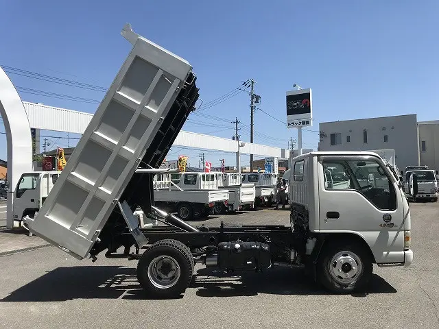 いすゞ エルフ KR-NKR81ED(2WD)の写真8