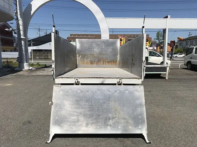 いすゞ エルフ KR-NKR81ED(2WD)の写真17