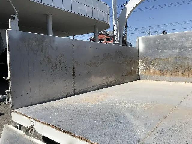 いすゞ エルフ KR-NKR81ED(2WD)の写真20