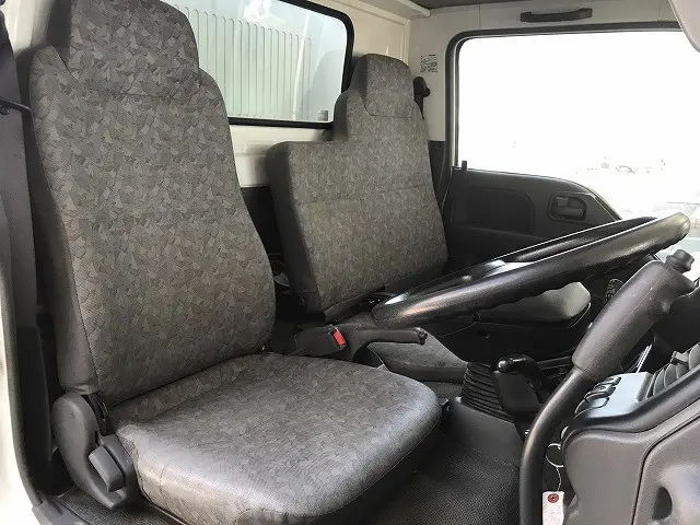 いすゞ エルフ KR-NKR81ED(2WD)の写真34