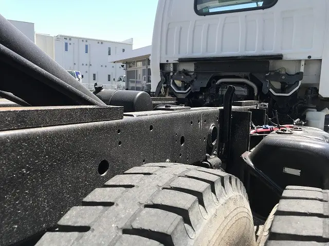 いすゞ エルフ KR-NKR81ED(2WD)の写真44