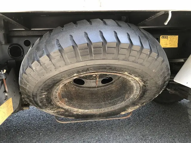 いすゞ エルフ KR-NKR81ED(2WD)の写真47