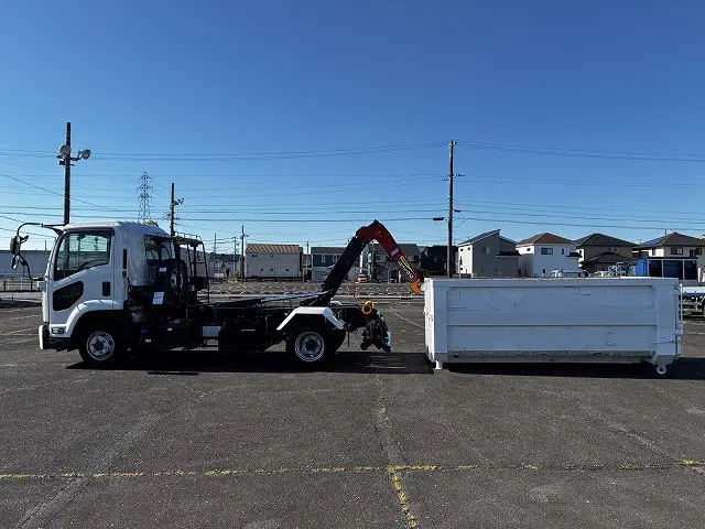 いすゞ フォワード 2RG-FRR90S2(2WD)の写真3