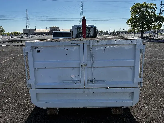 いすゞ フォワード 2RG-FRR90S2(2WD)の写真6