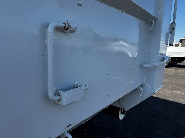 いすゞ フォワード 2RG-FRR90S2(2WD)の写真18