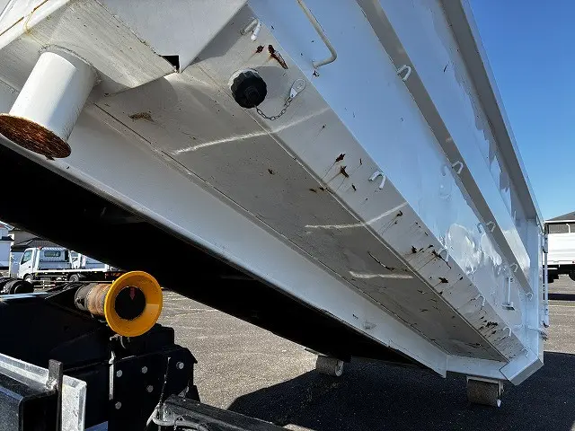 いすゞ フォワード 2RG-FRR90S2(2WD)の写真19