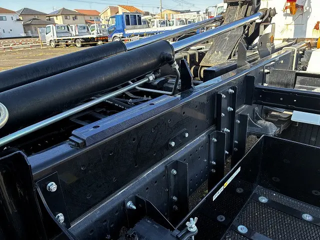 いすゞ フォワード 2RG-FRR90S2(2WD)の写真24