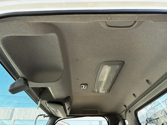 いすゞ フォワード 2RG-FRR90S2(2WD)の写真37