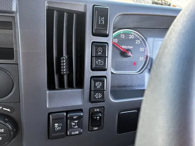 いすゞ フォワード 2RG-FRR90S2(2WD)の写真41