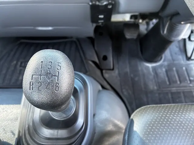 いすゞ フォワード 2RG-FRR90S2(2WD)の写真45