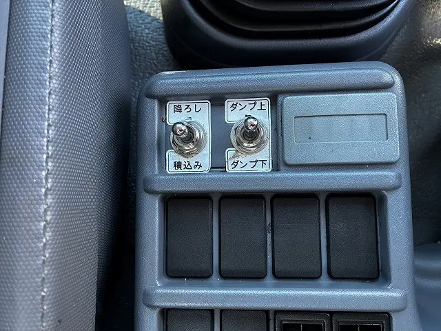 いすゞ フォワード 2RG-FRR90S2(2WD)の写真46